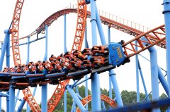 *一次坐大型游樂設備過山車的感受